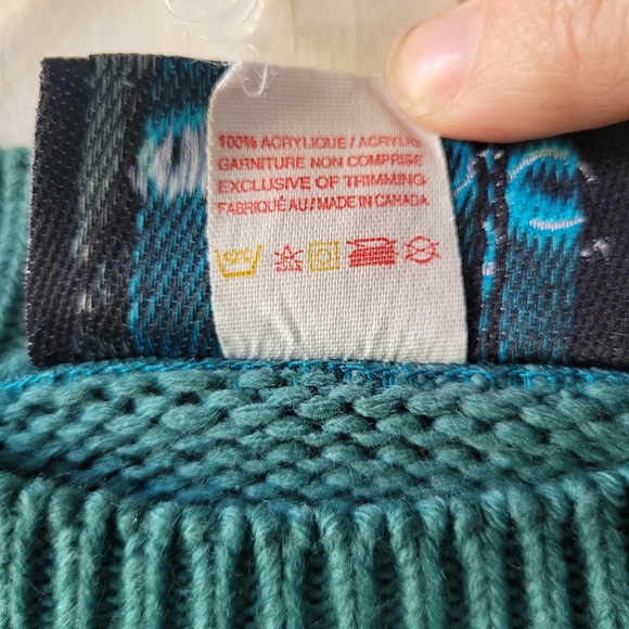 Vintage Knit Oversized Sweater By Jessie Made in Canada - Picture 11 of 12